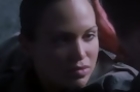 Spartan (2004): Jackie-takes-laura-to-the-plane